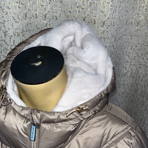 Michael Kors Missy Short Tan Quilted Down Nylon Puffer Jacket, NWT - Picture 4 of 4